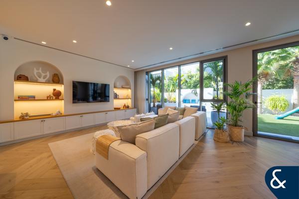 Fully Upgraded | Extended BUA | Private Pool